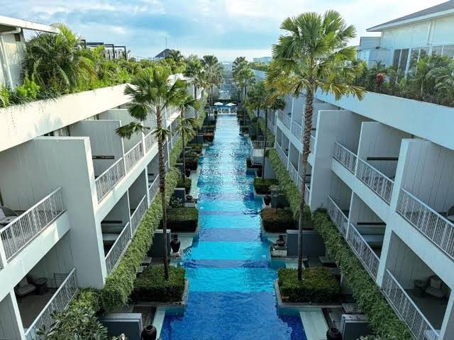 The lagoon pool at Kanvaz Village, Seminyak